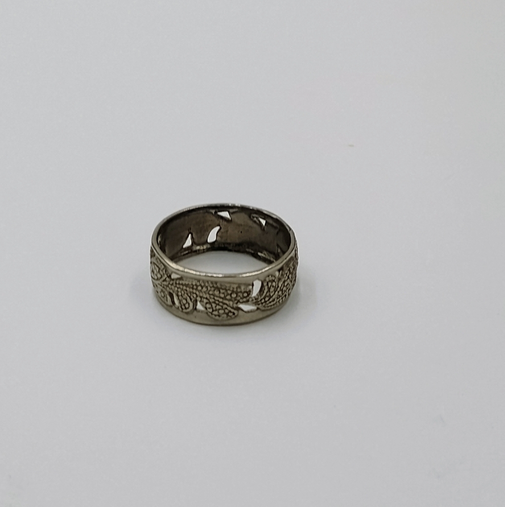 Sterling Silver Decorative Band Ring Size 8